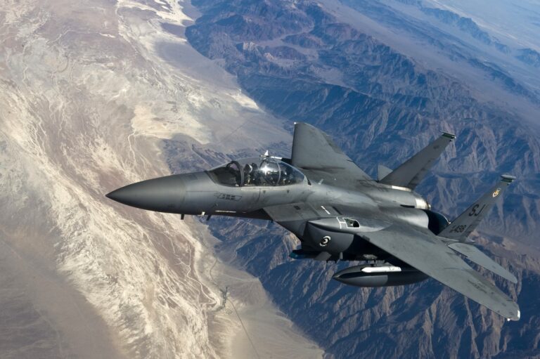 fighter-jet-f-15-strike-eagle-fighter-aircraft-jet-fighter-76964